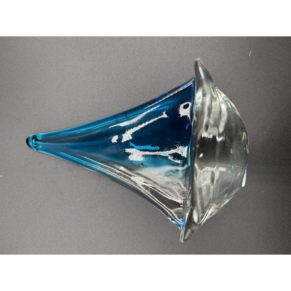 Sail Boat Paperweight Blue and Clear Glass with Few‎ Bubbles 4.5 - Picture 4 of 5